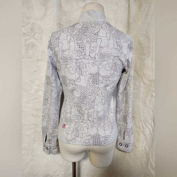 Lululemon RARE Vine Print Jacket Size 6 Yoga Poses Athletic Full Zip Fitness - Picture 3 of 12